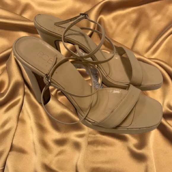 Vintage Nude BCBG Heeled Sandals - Picture 2 of 4